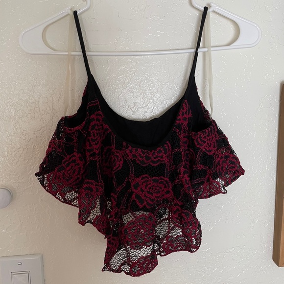 Lace crop top - Picture 2 of 5